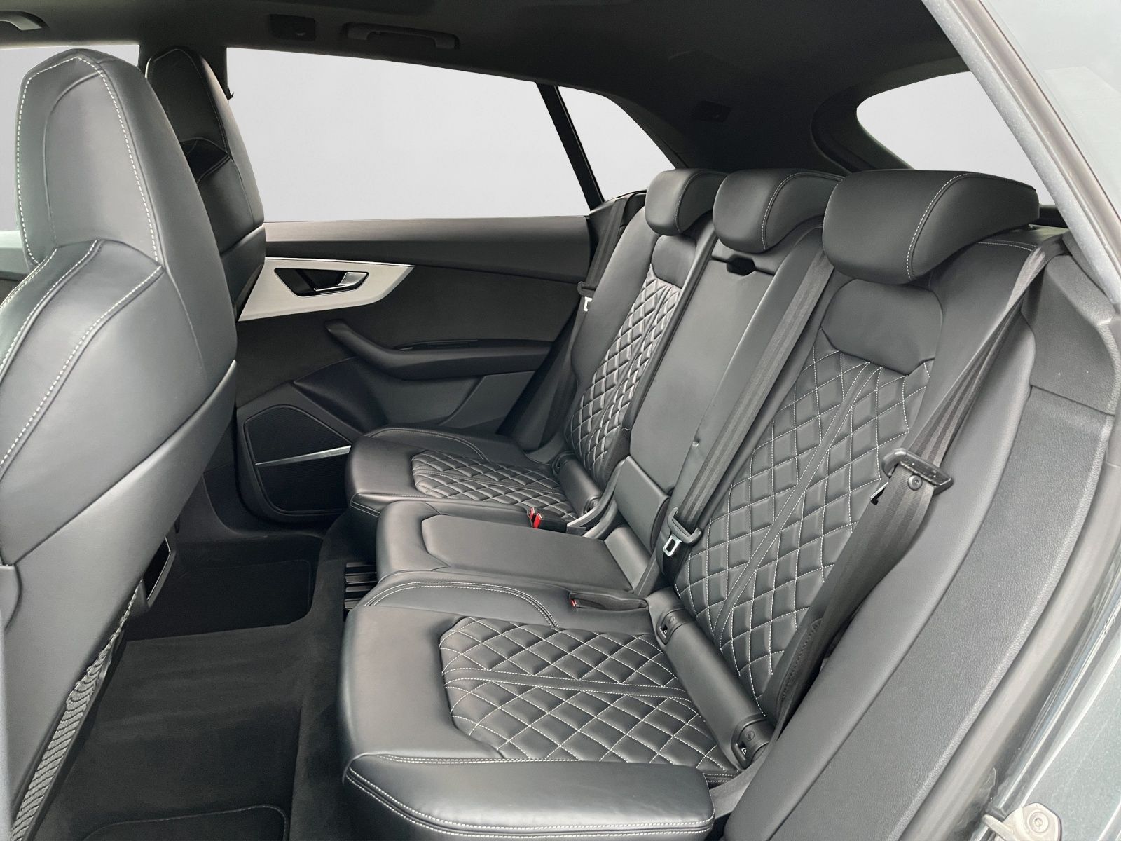 Audi SQ8 - Bild 14