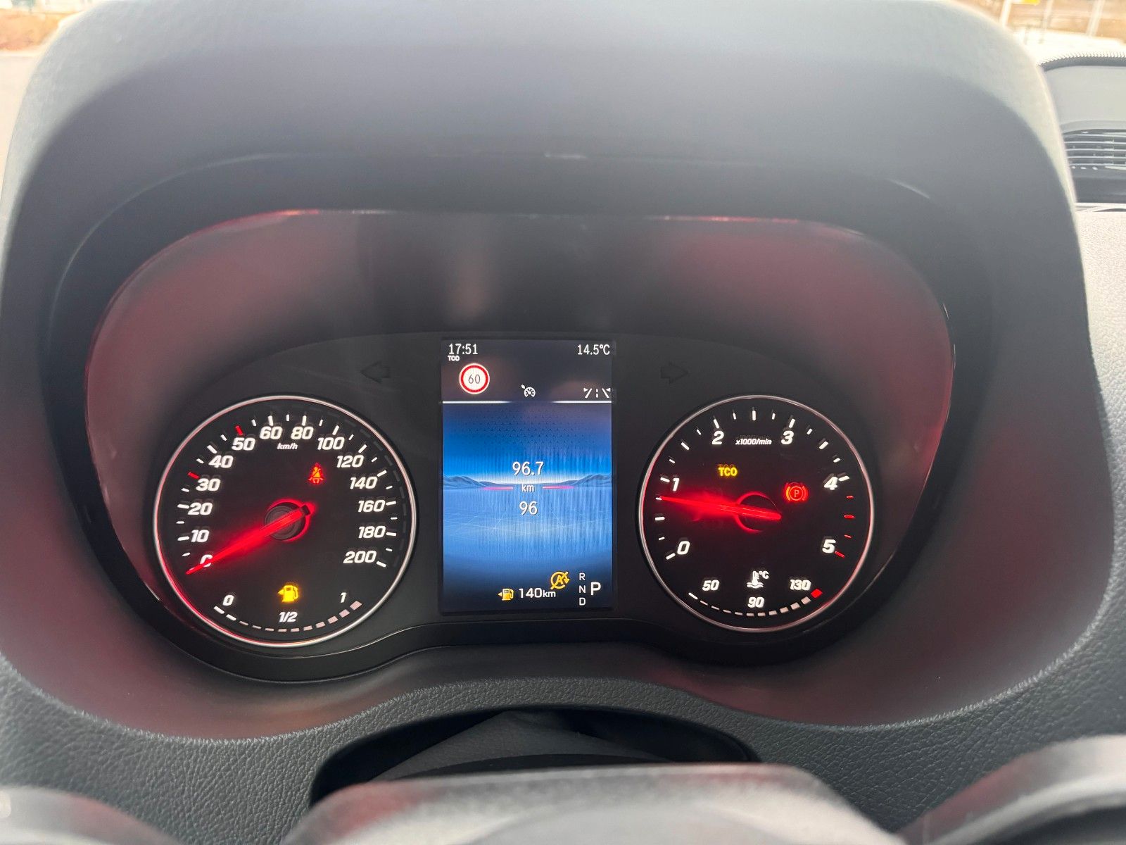 Fahrzeugabbildung Mercedes-Benz Sprinter 315 CDI DoKa 3665 9G Klima Kamera AHK