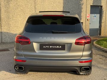 Porsche Cayenne - 6
