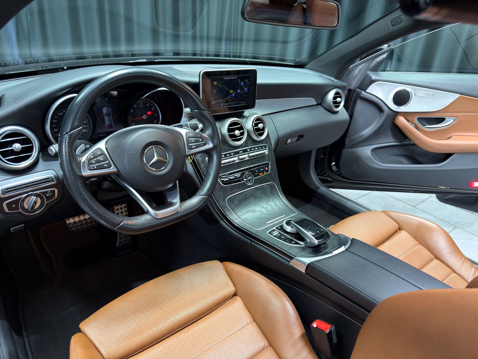 Fahrzeugabbildung Mercedes-Benz C250 Coupe|AMG-LINE|19 ZOLL|ILS-LED|NAVI|AUTOMAT