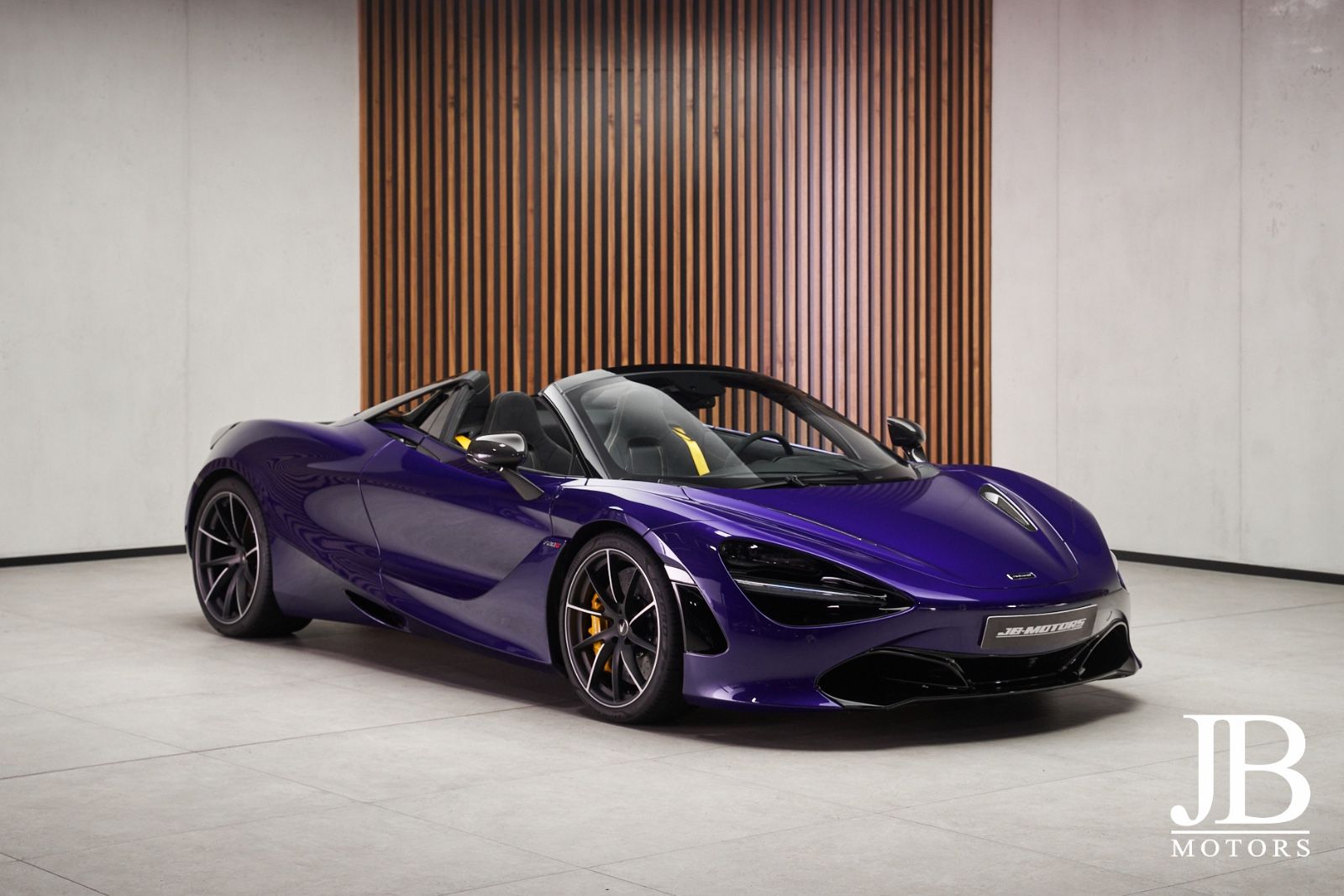 Fahrzeugabbildung McLaren 720s Spider MSO Carbon B&W Sound Lift Novitec