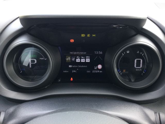 Yaris 1.5 Hybrid Style PDC SHZ KAMERA ACC LED