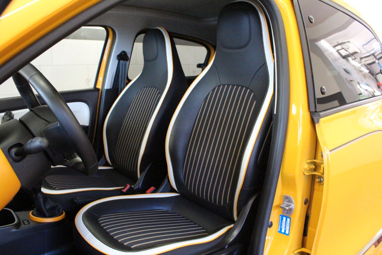 Fahrzeugabbildung Renault Twingo SCe65 Intens*Easy Link*Faltdach*