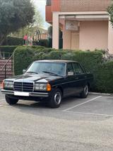 Mercedes-Benz 300D W123 - Mercedes-Benz 300 mit Diesel-Antrieb: Limousine