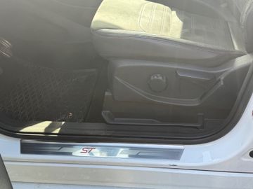 Ford Kuga - 11