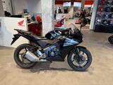 Honda CBR125R *Service und TÜV neu* - HONDA CB 125