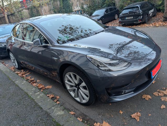 Tesla Model 3 Standard-Reichweite Plus - Hinterrad...