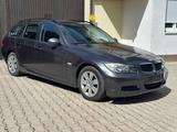 BMW 318 Touring*KlimaAut.SHZ*PDC*Temp* - gebrauchte BMW 318 aus dem Jahr 2008