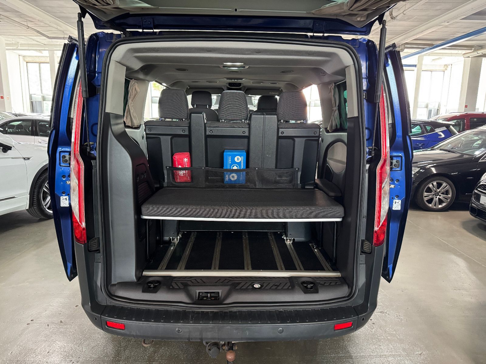 Fahrzeugabbildung Ford TOURNEO CUSTOM 2.2 TDCI WESTFALIA EUROLINE STHD