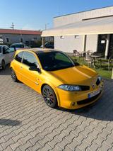 Renault Megane Renault Sport F1-Team R26 Renault Sport - Renault Megane: F1 Team