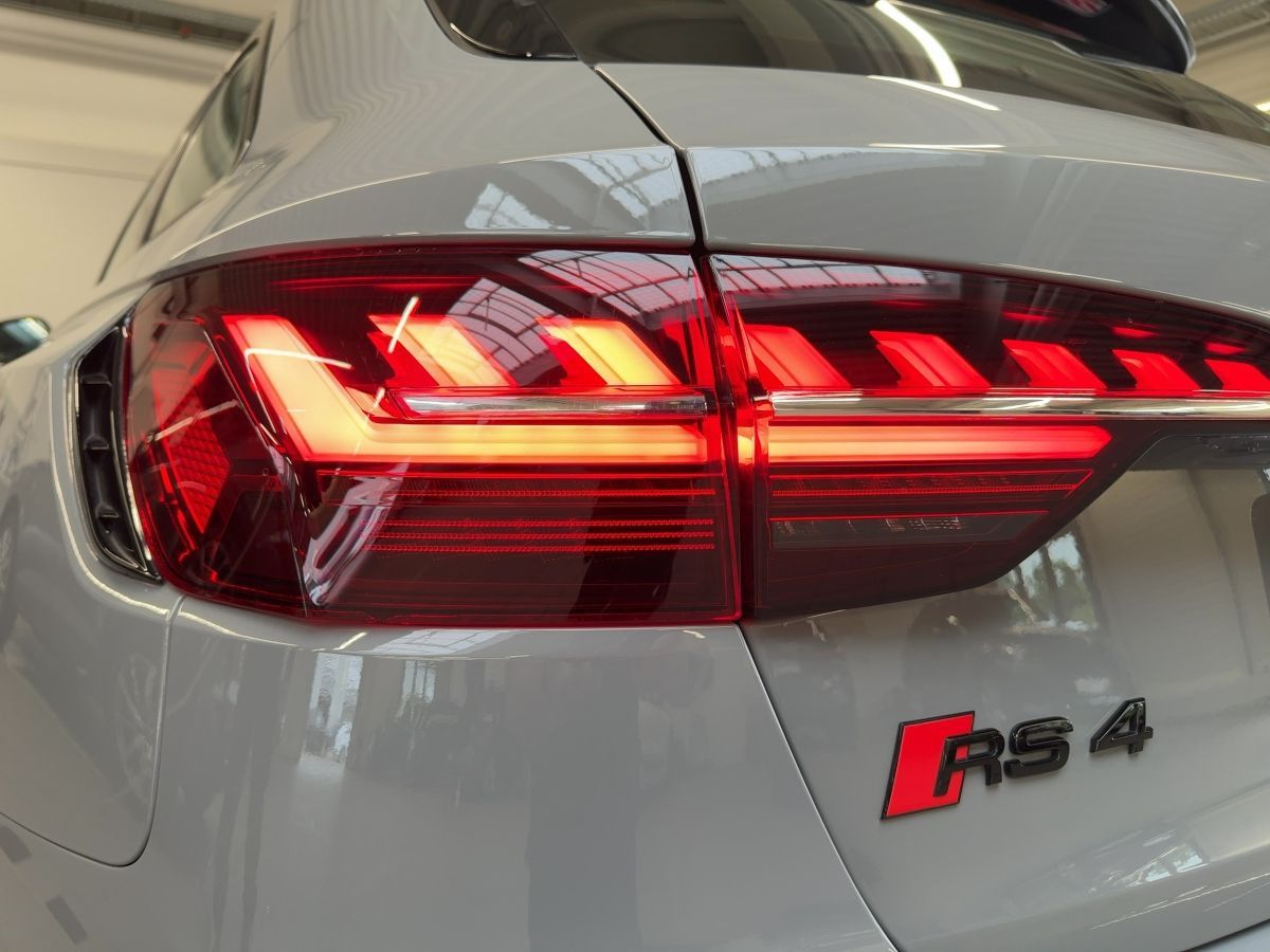 Audi RS4 - Bild 17