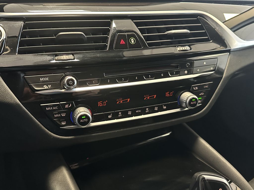 Fahrzeugabbildung BMW 520d Touring Aut.+Assistenz-P.+Carplay+1. Hand+