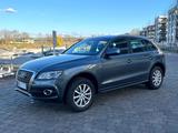 Audi Q5 2.0 TFSI S-line dunkelgrau metallic - mit Benzin-Antrieb: Grau, Geländewagen, Metallic
