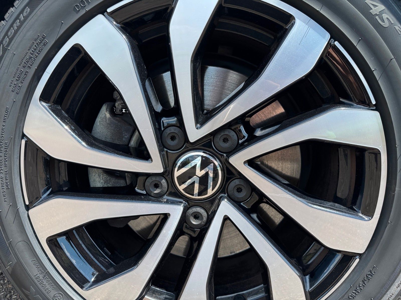 Fahrzeugabbildung Volkswagen Golf VIII Lim. Active 1.5 TSI
