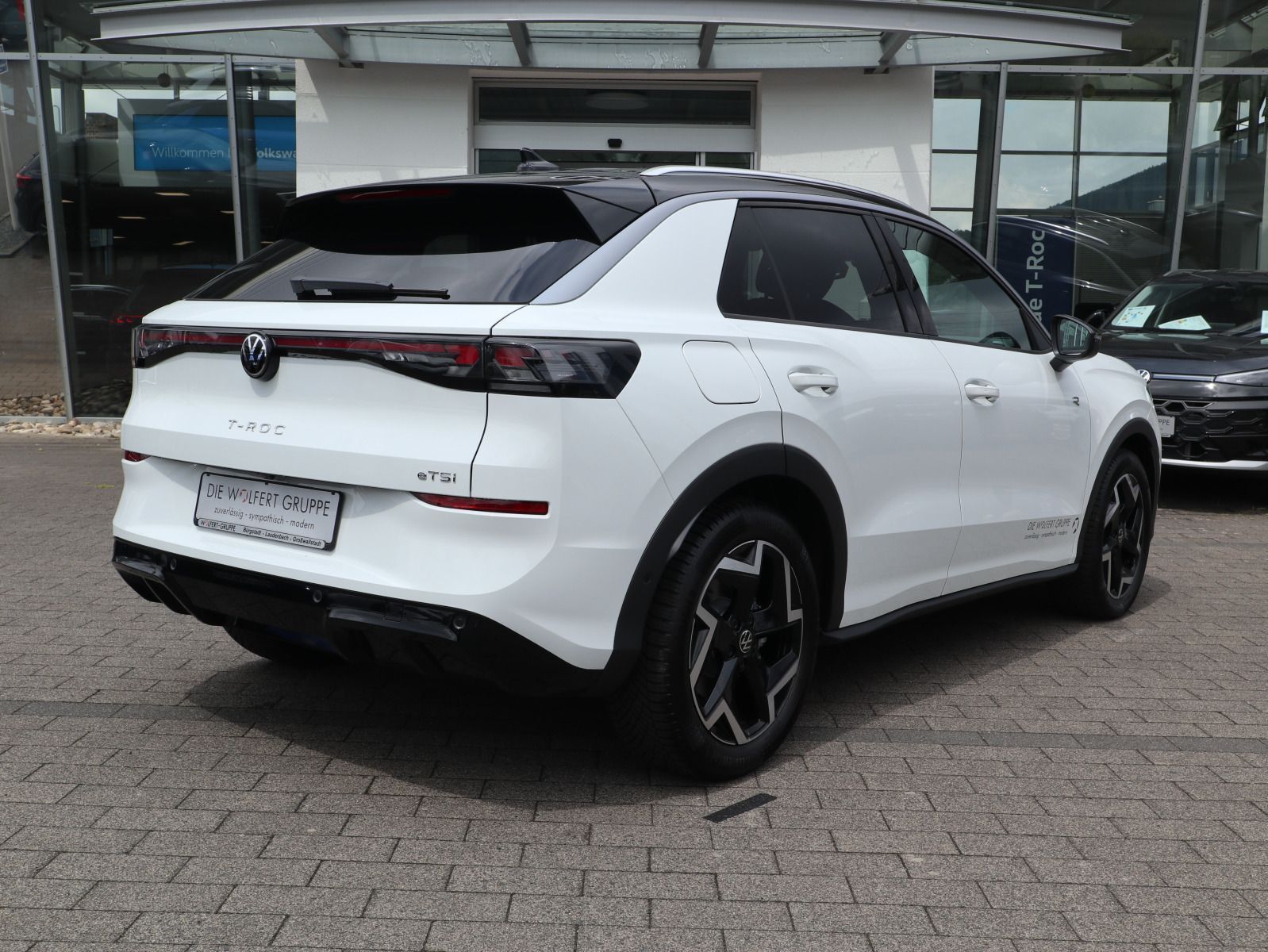 Volkswagen T-Roc R-Line 1.5 eTSI DSG AHK KEYLESS IQ.LIGHT foto 5