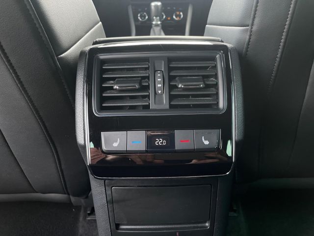 Superb Combi 2.0 TDI DSG L&K Navi,AHK,Kamera,Kli