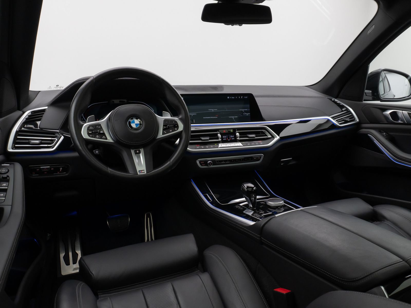 Fahrzeugabbildung BMW X5 xD30d M Sport Panorama 360°Laser HUD DAB HiFi