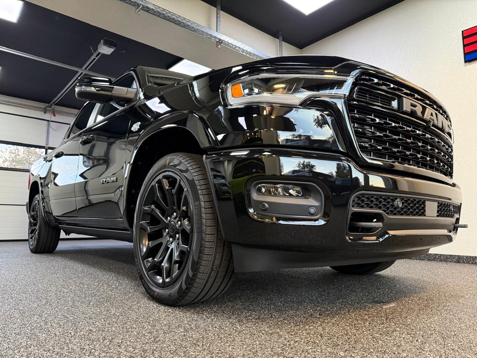 Fahrzeugabbildung Dodge RAM LIMITED HEMI V8-RAMBOX-TAILGATE-SOFORT!!!