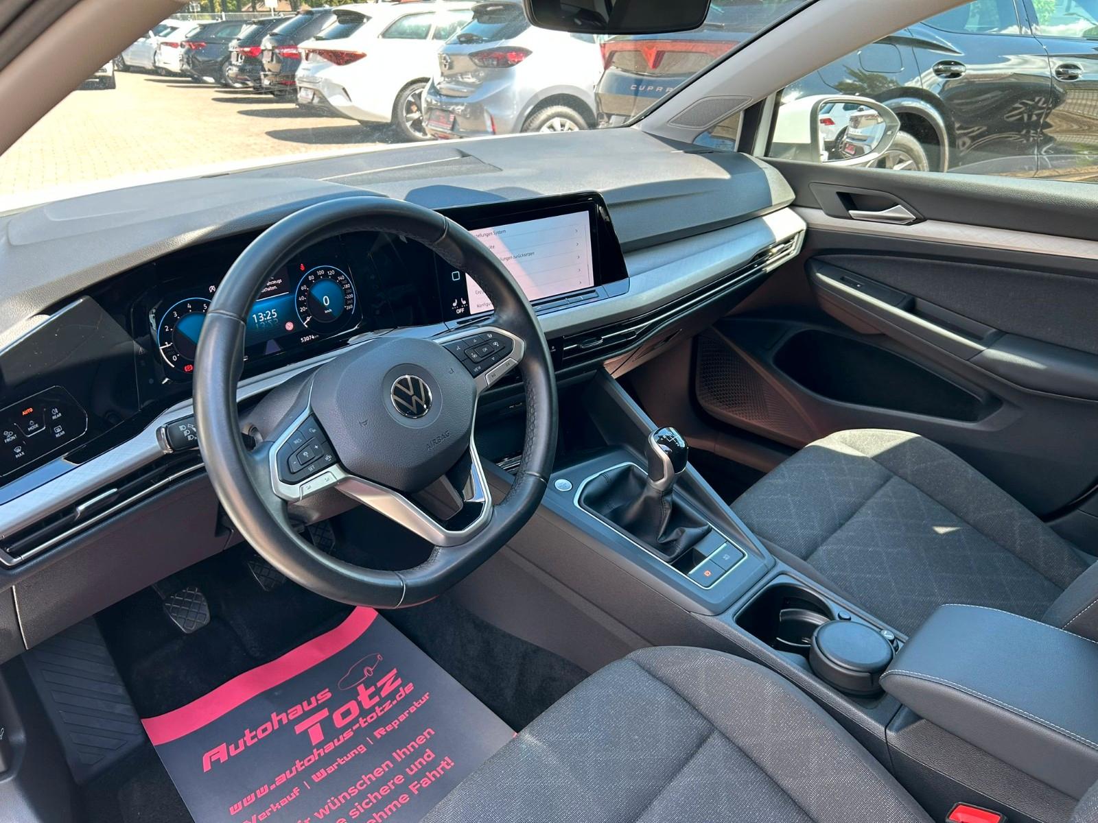 Volkswagen Golf VIII Lim. Life *NAVI*RFK*SHZ*LHZ*, миниатюра 6
