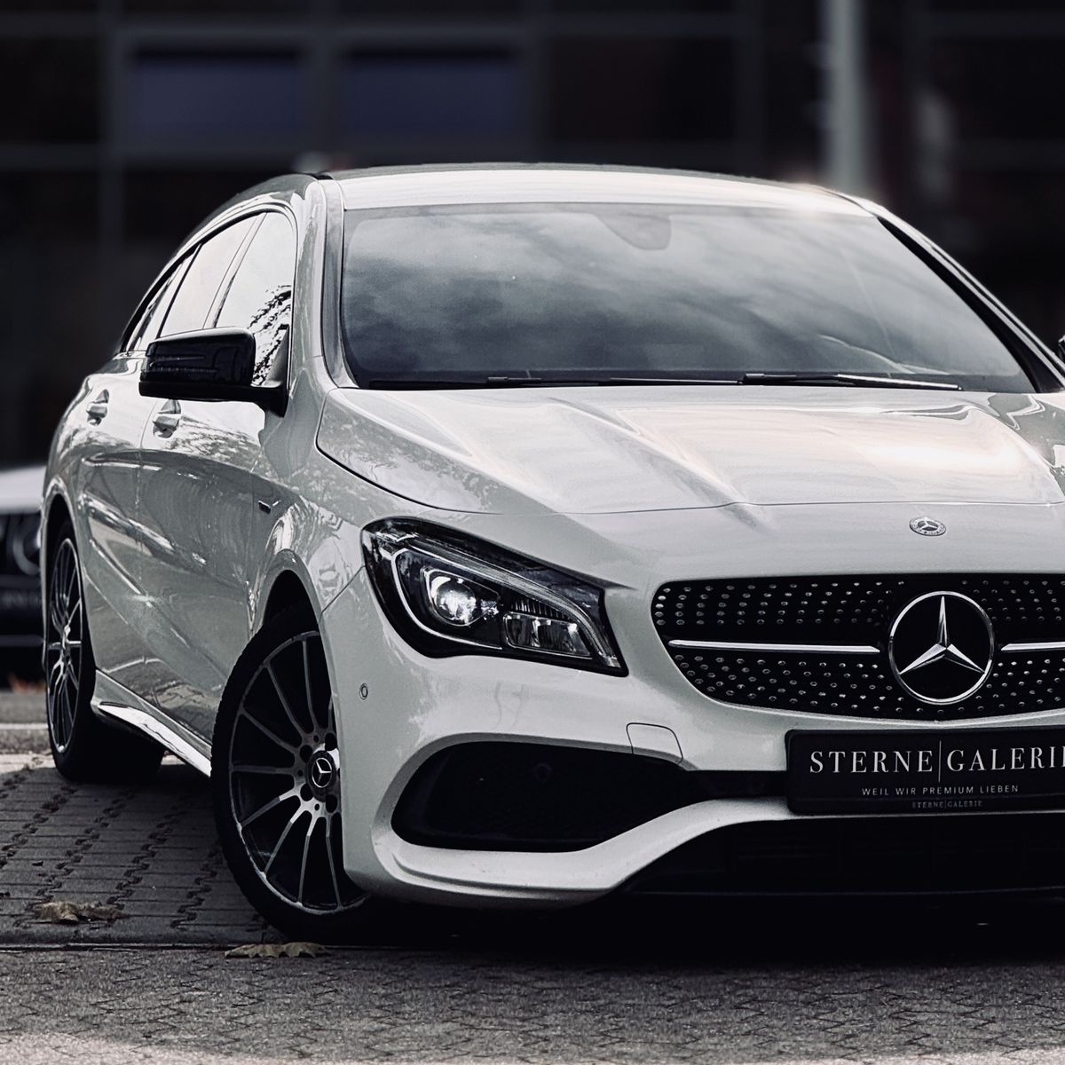 MERCEDES-BENZ CLA 180 AMG-LINE/TEMPO/RÜCKFAHRK/AMBIENT LED