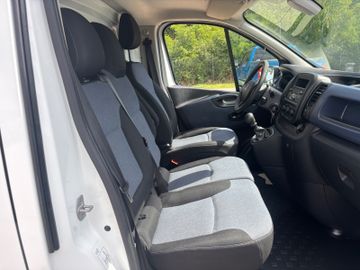 Opel Vivaro - 10