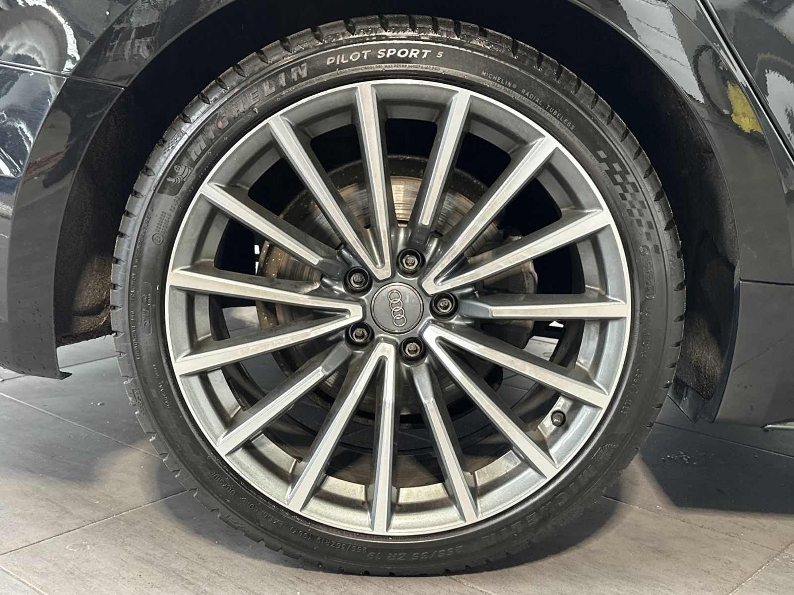 Fahrzeugabbildung Audi A5 40 TDI S-Line Aut. NAV+LED+ACC+AHK+19ZOLL+2HD