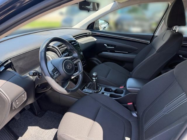 Fahrzeugabbildung Hyundai Tucson Select 2WD +KLIMA+PDC+NAVI+SHZ+RFK+UVM+