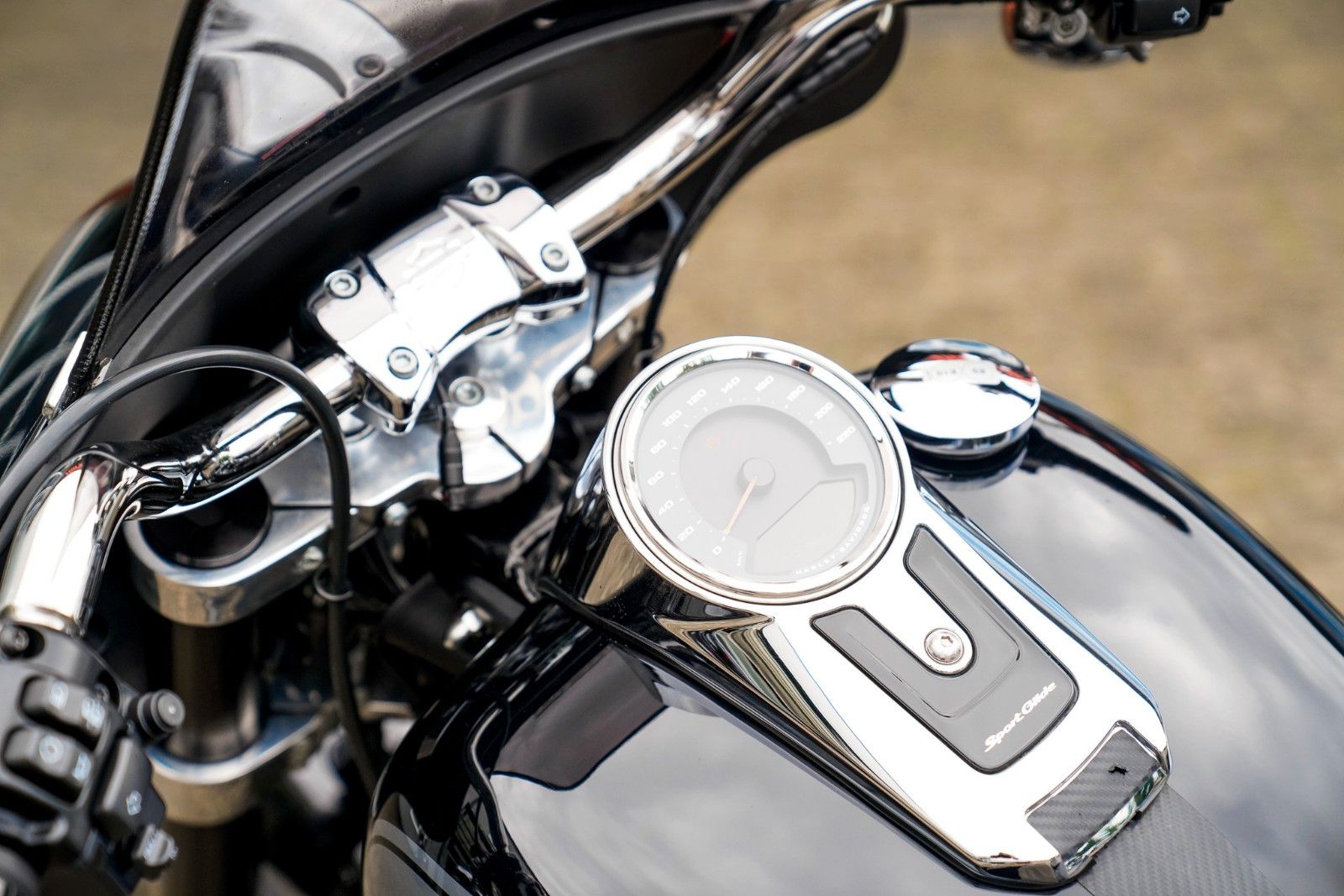 Fahrzeugabbildung Harley-Davidson FLSB Sport Glide 107 cui - Jekill & Hyde