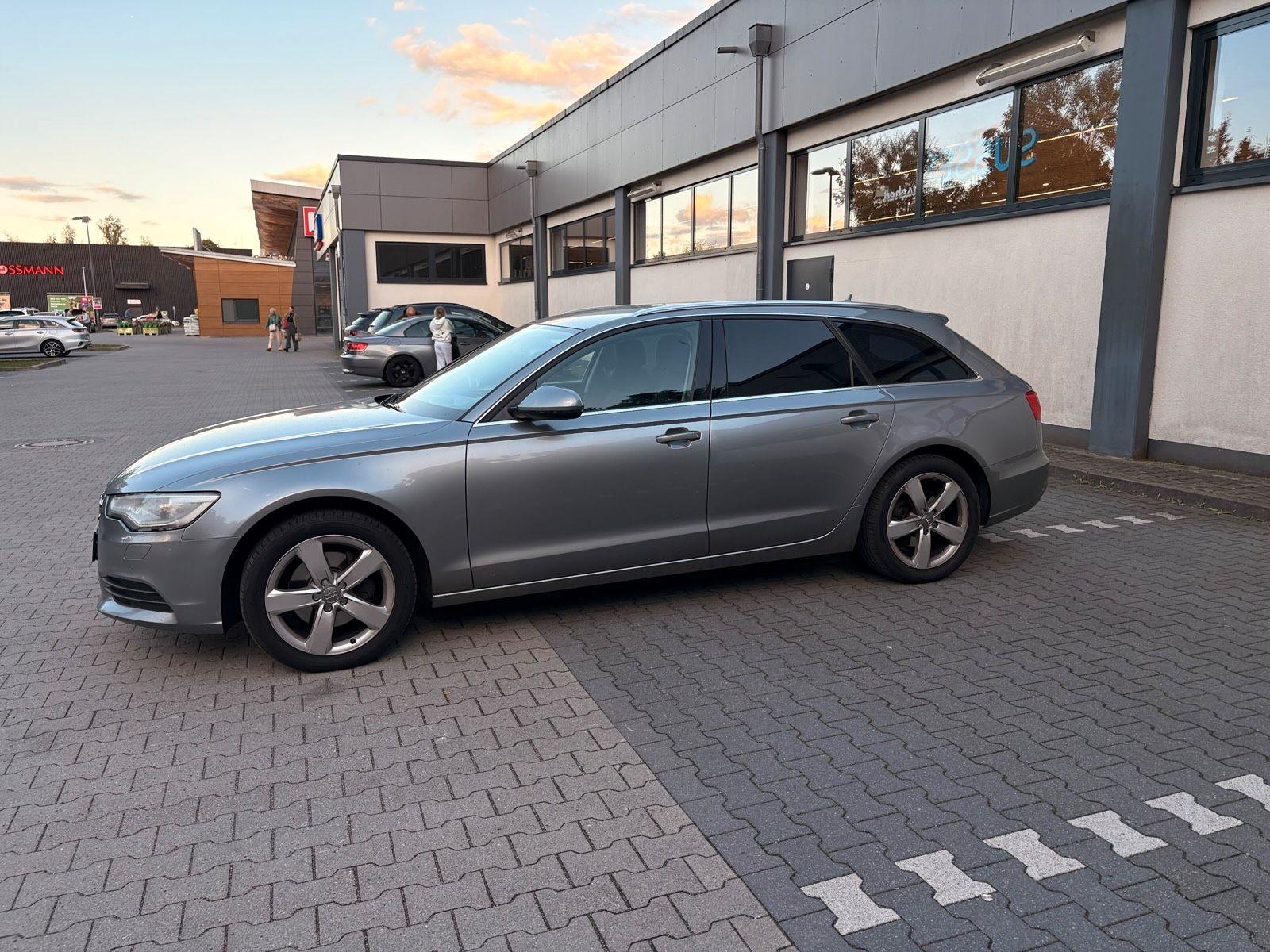 Audi A6 2011 — вигляд ззаду