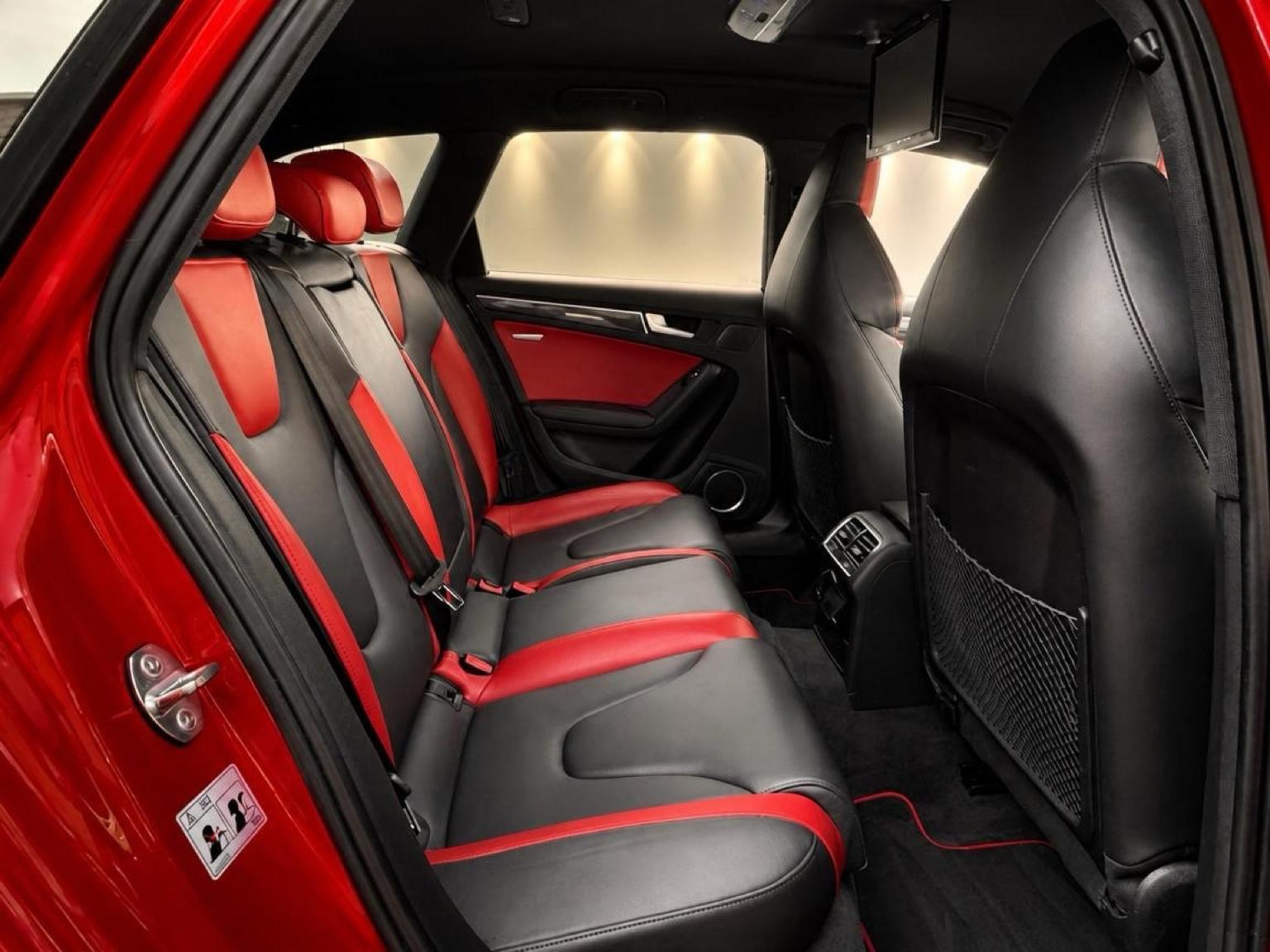 Audi S4 Avant 3.0 TFSI quattro 333 S tronic / Bang & Olufsen / Chauffage stationnaire / Sièges à mémoire