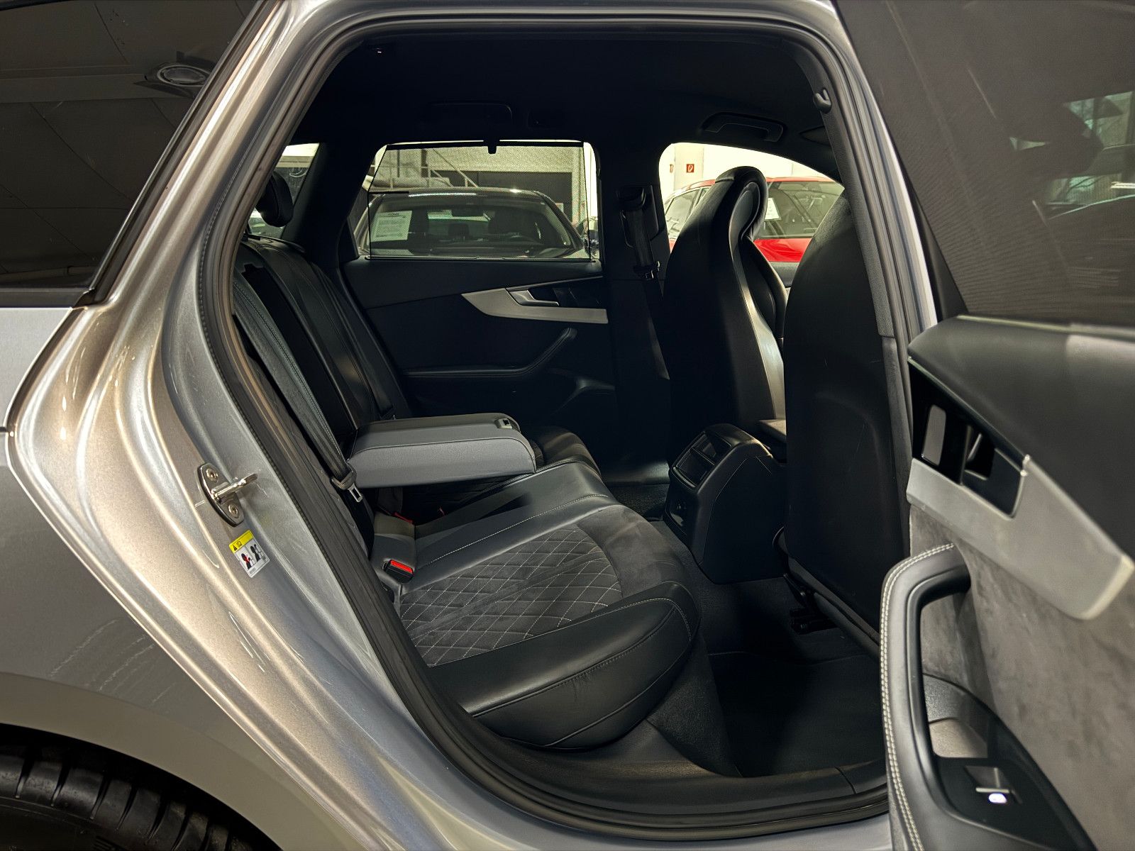 Fahrzeugabbildung Audi A4 35 TDI S-LINE BLACK RS4 SITZE MASSAGE VIRTUAL