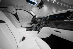 Cullinan BLACK BADGE 2025 WHITE/WHITE STARLIGHT