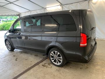 Mercedes V 220 - 9