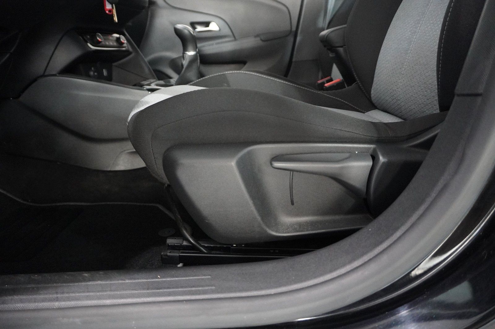 Fahrzeugabbildung Opel Corsa F 1.2 FACELIFT NAVI/LED/KAMERA/VIRTU./DAB+