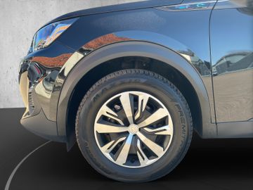 Peugeot 2008 Active e- Elektromotor 136 (e-) +SHZ+PDC