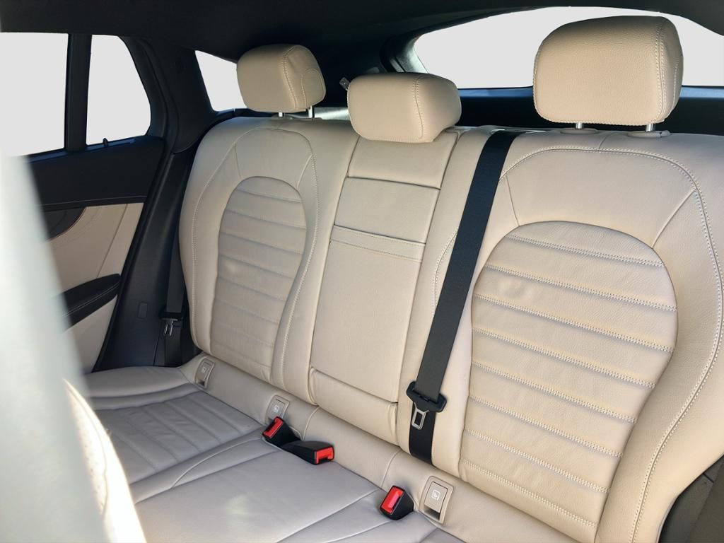 Fahrzeugabbildung Mercedes-Benz EQC 400 4MATIC SD*AHK*HUD*KeyLess*ParkAss*360°