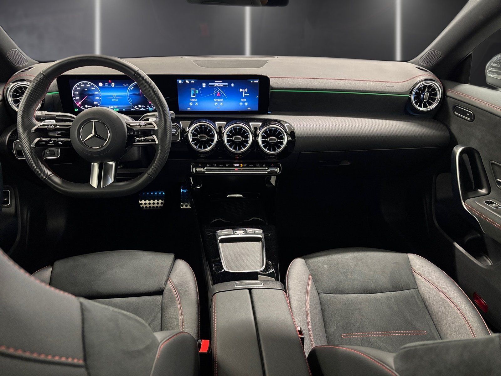 Fahrzeugabbildung Mercedes-Benz CLA 250 e AMG*Pano*Distroni*360°*MultiBeam*11kW*