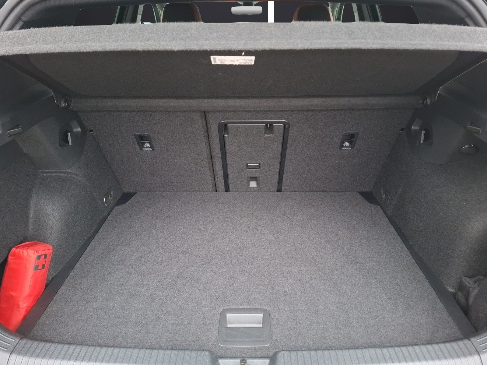 Fahrzeugabbildung Volkswagen Golf VIII GTI DSG LEDplus Navi AID HUD ACC RFK S