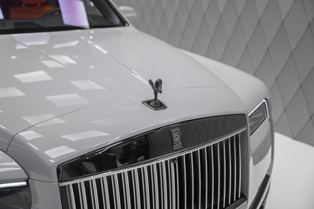 Cullinan BLACK BADGE 2026 GREY/ORANGE STARLIGHT - Bild 7