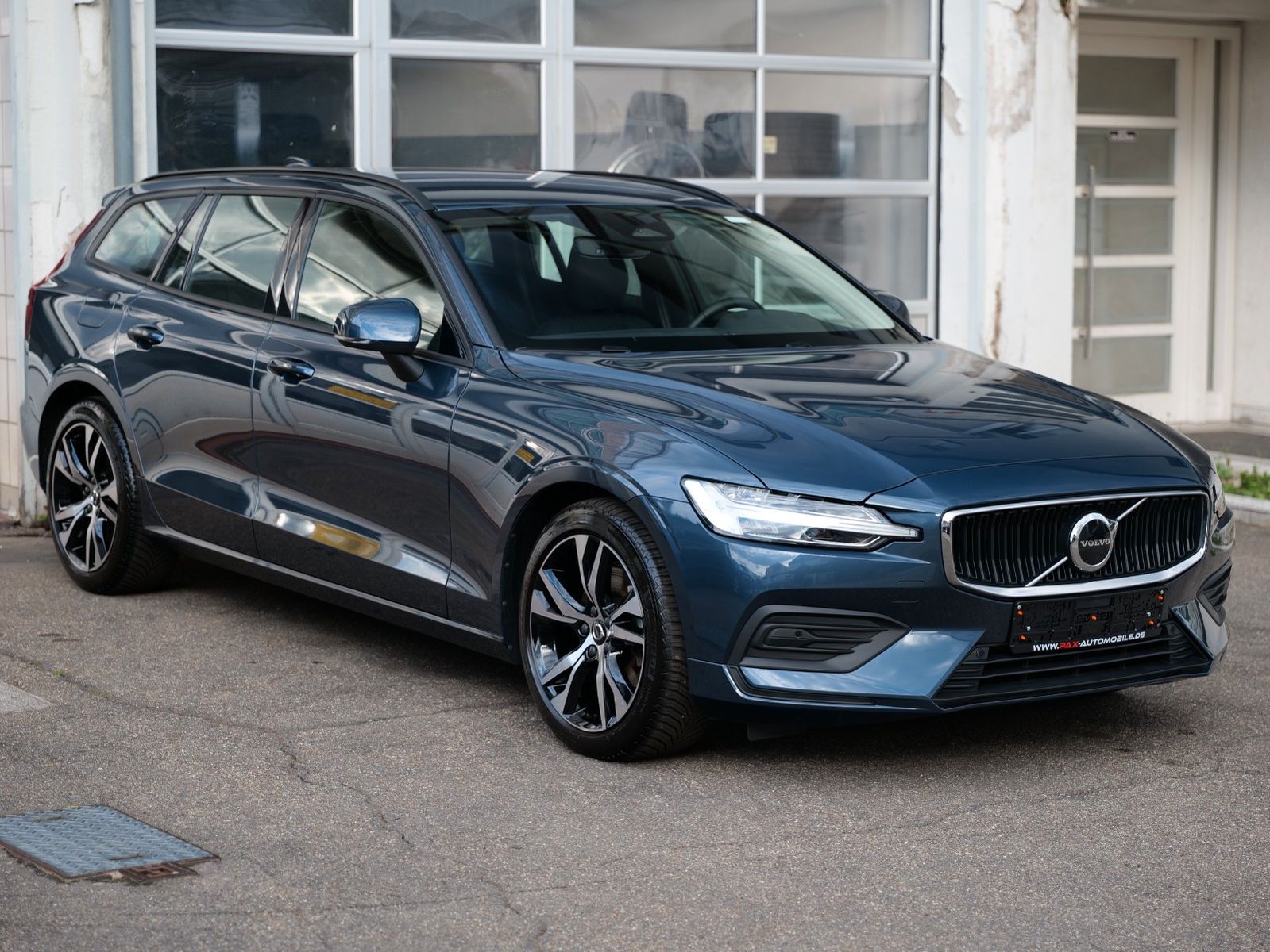 Volvo V60 B4 Core LEDER NAVI ACC 4xSHZ KEYLESS PDC CAM foto 4