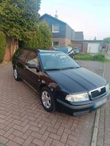 Skoda Octavia Combi TÜV 11/27 - Skoda Octavia aus 2002: Kombi