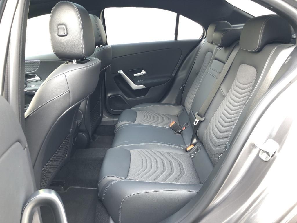 Mercedes-Benz A 200 Limousine ILS+MBUX+Progressive+Night+Pano — 8