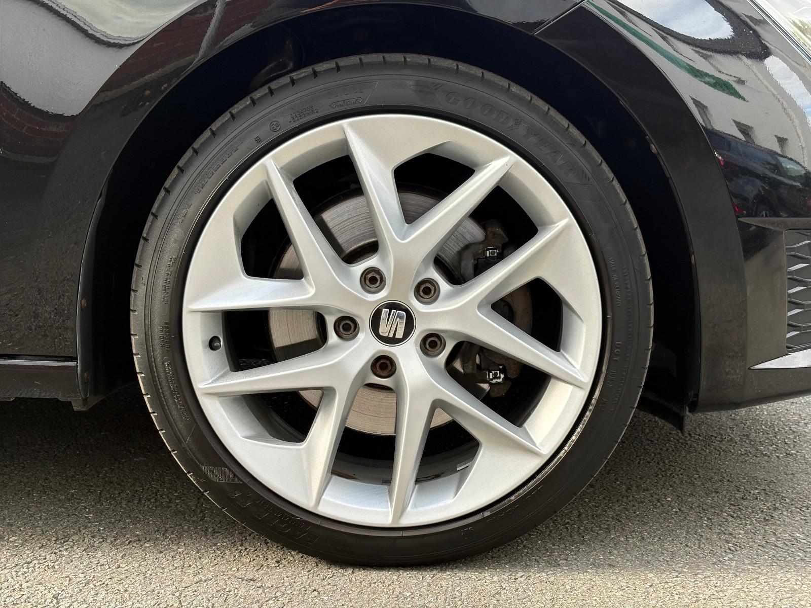 Seat Leon 2015 — photo 27