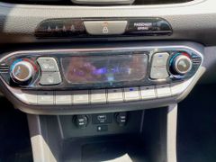 Fahrzeugabbildung Hyundai i30 1.0 AAC KAMERA SHZ ALLWETTER CARPLAY ALU