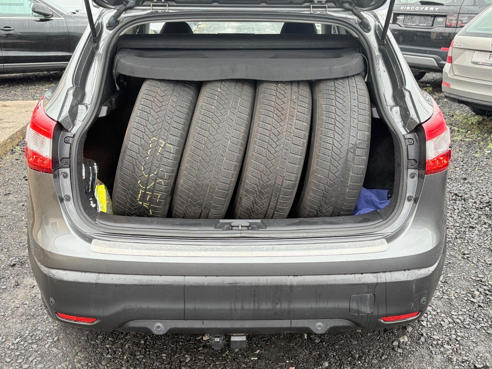 Fahrzeugabbildung Nissan Qashqai 1.6 N-Connecta Navi AHK 360 View 2.HAND