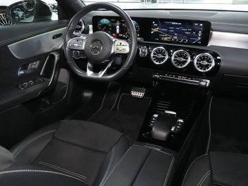 Mercedes CLA 180 Shooting Brake - 10