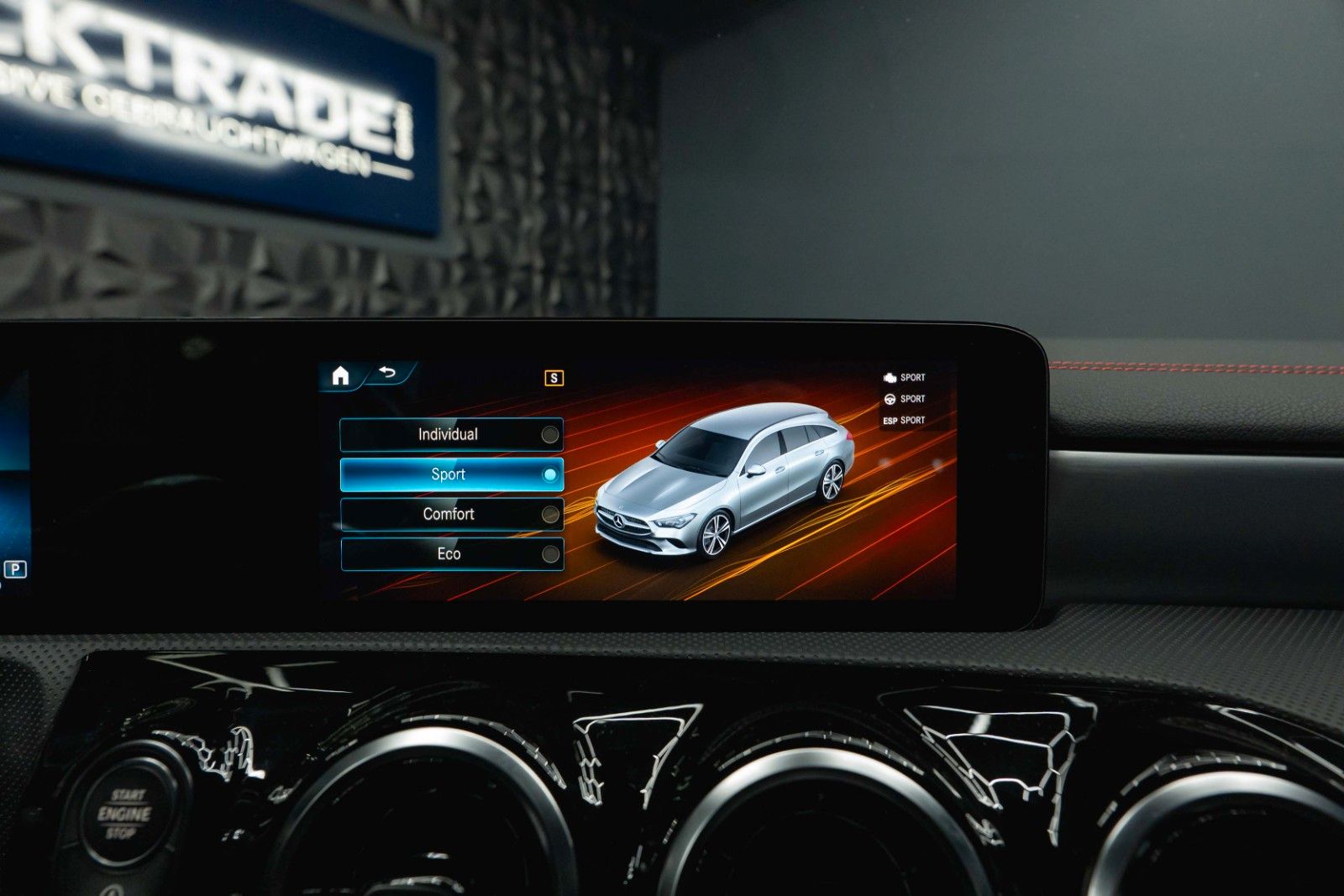 Fahrzeugabbildung Mercedes-Benz CLA 220 Shooting Brake AMG Line | ACC | LED