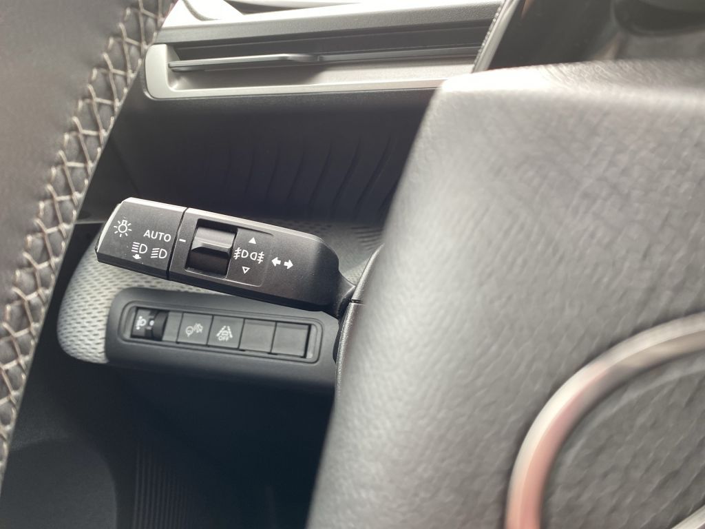 Fahrzeugabbildung Citroën e-C3 Aircross MAX *11 kW*Winter-Pak*Cam*Navi*
