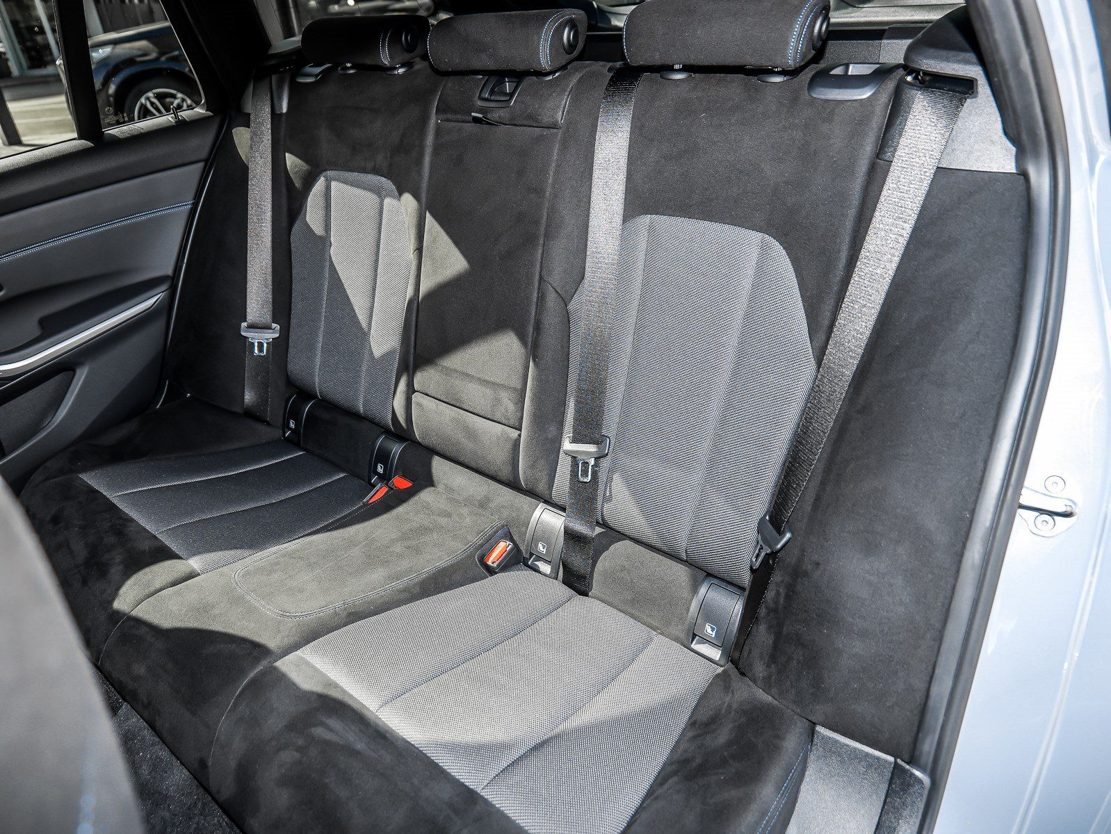 BMW 330 - Bild 17