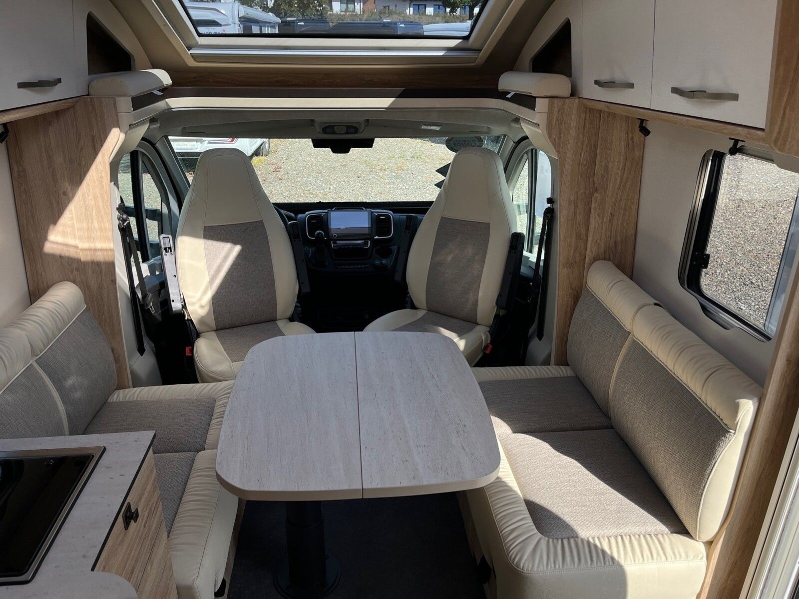 Fahrzeugabbildung Eura Mobil Profila T PT 720 EF Mondial + Fahrassist. Pakete